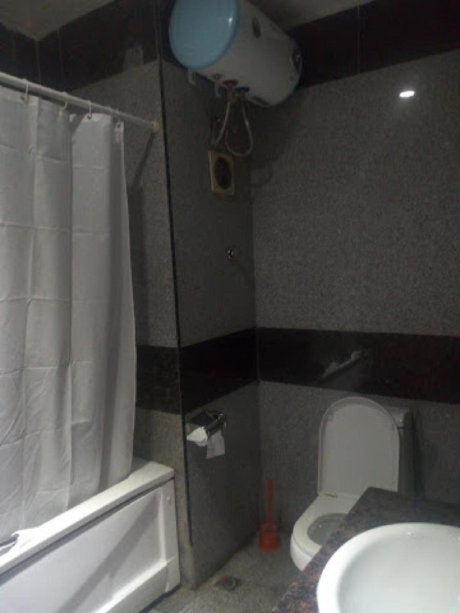 Room In Bb - Immaculate Royal International Hotel 오웨리 외부 사진